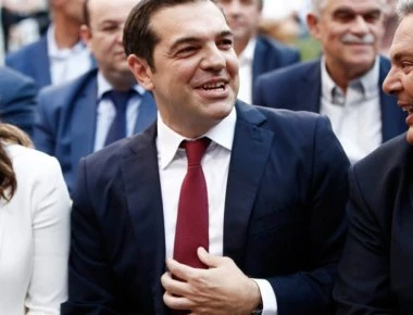 Σάλος στο twitter με τη γραβάτα του Α. Τσίπρα: #αγαπη_μου_εβαλα_γραβατα (φωτό)